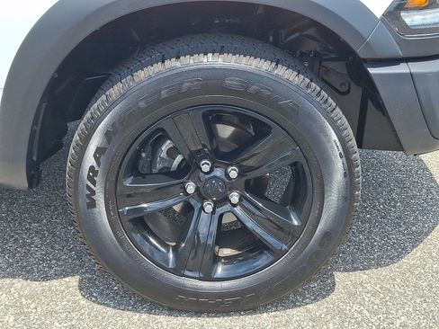 Certified 2024 RAM 1500 Warlock AWD/4WD image 8