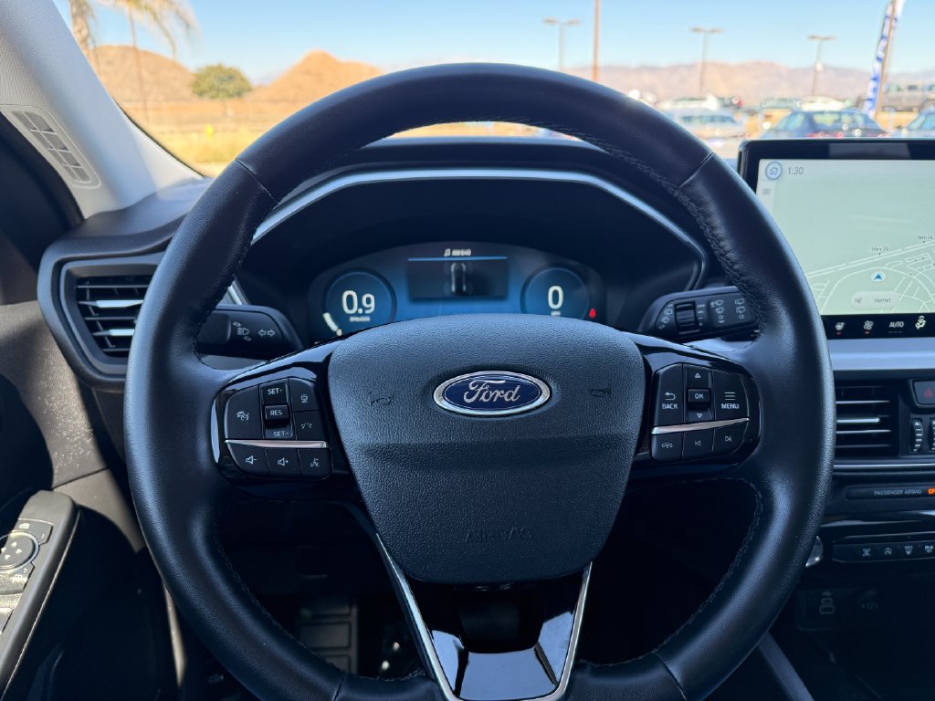 Used 2025 Ford Escape Platinum AWD/4WD image 21
