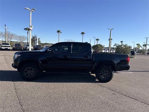 Used 2023 Toyota Tacoma SR5 w/ Technology Package image 7
