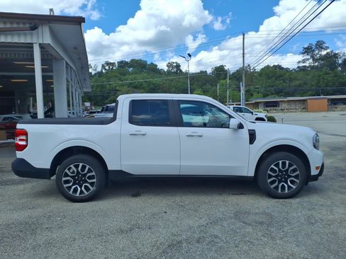 Used 2022 Ford Maverick Lariat w/ Lariat Luxury Package AWD/4WD image 2