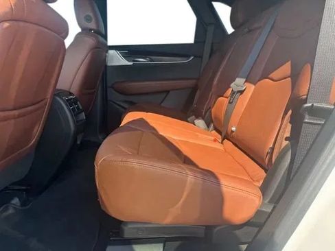 Used 2023 Cadillac XT5 Sportv w/ Technology Package AWD/4WD image 18