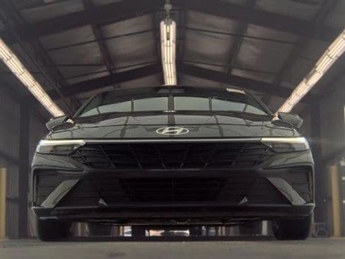 Used 2024 Hyundai Elantra SEL FWD image 3