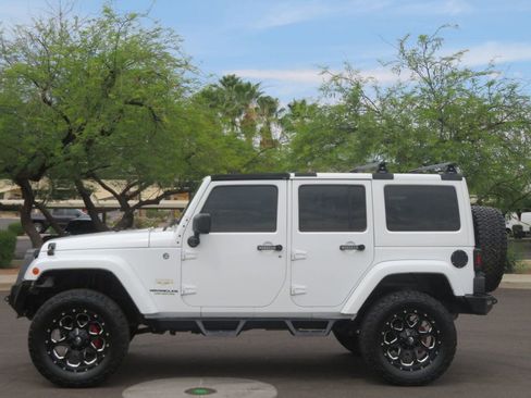Used 2014 Jeep Wrangler Unlimited Sahara w/ Max Tow Package AWD/4WD image 2