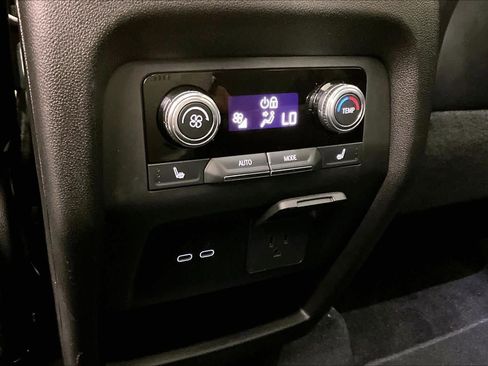 Certified 2025 GMC Acadia AT4 w/ Super Cruise Package image 31