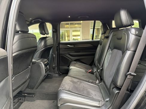 Used 2024 Jeep Grand Cherokee L Laredo AWD/4WD image 11