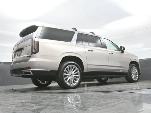 Certified 2024 Cadillac Escalade ESV Premium Luxury AWD/4WD image 29