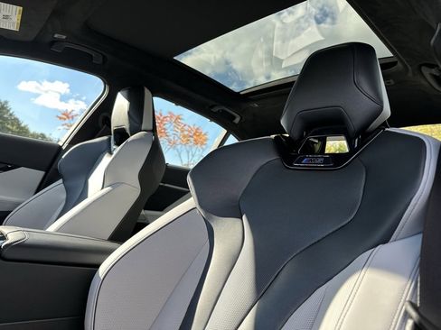 New 2026 BMW M5 w/ Executive Package image 16