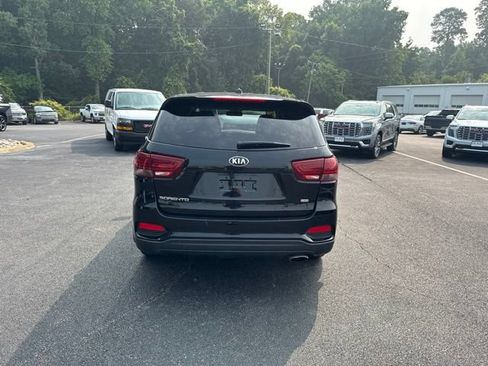 Used 2019 Kia Sorento L FWD image 16
