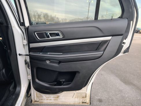Used 2016 Ford Explorer XLT w/ Equipment Group 202A image 15