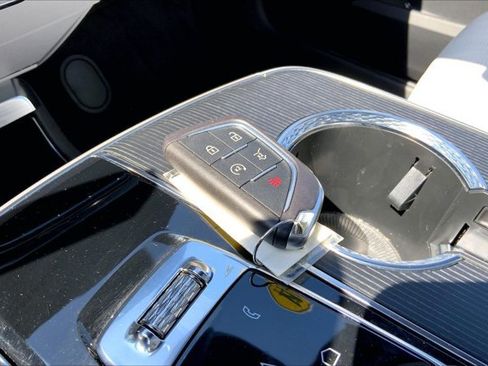 Used 2024 Cadillac Lyriq Luxury w/ LPO, Floor Liner Package AWD/4WD image 11