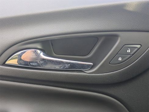 Used 2022 Chevrolet Equinox LT image 11