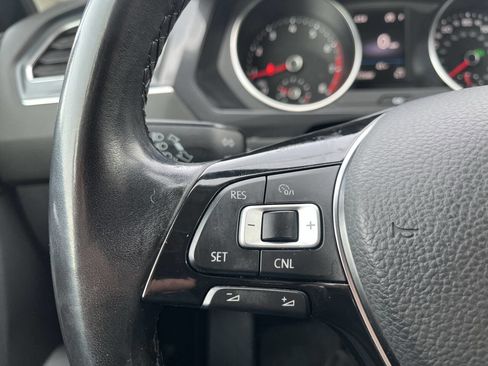 Used 2018 Volkswagen Tiguan SE image 14