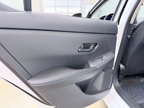 Used 2025 Nissan Sentra S FWD image 17