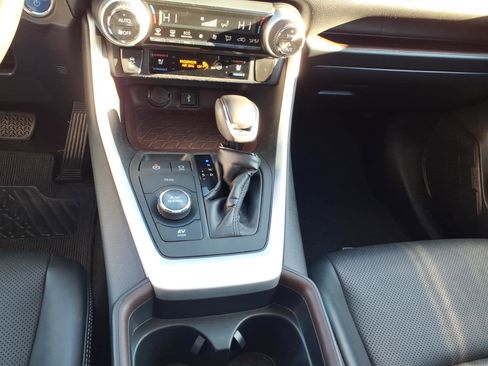 Used 2020 Toyota RAV4 Limited w/ Limited Grade Weather Package image 17