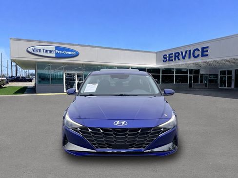 Used 2023 Hyundai Elantra Limited w/ Cargo Package FWD image 3