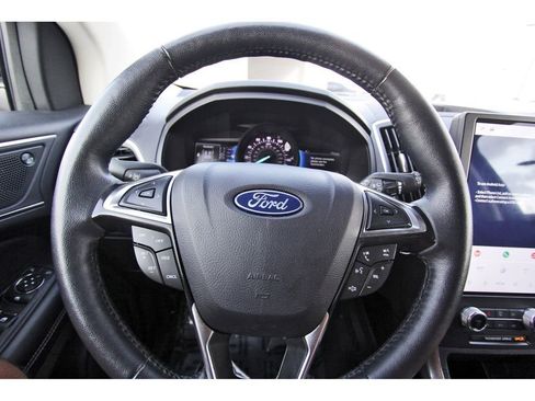 Used 2024 Ford Edge Titanium image 14