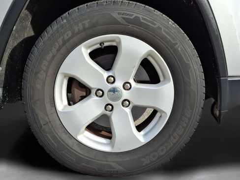 Used 2012 Jeep Grand Cherokee Laredo image 8