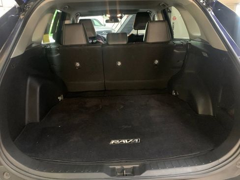Used 2021 Toyota RAV4 XLE Premium AWD/4WD image 17