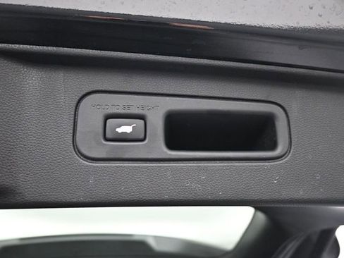 Used 2025 Honda Pilot EX-L image 39