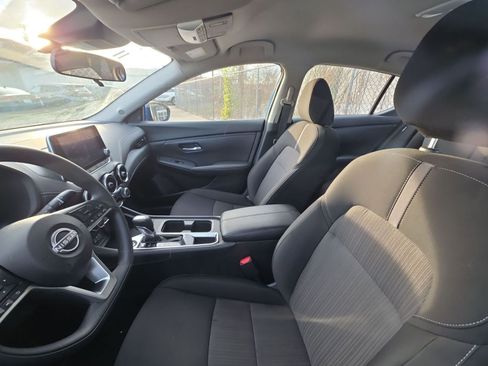 Used 2025 Nissan Sentra SV image 8