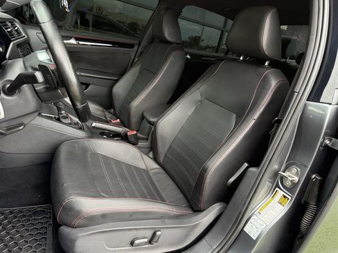 Used 2018 Volkswagen Jetta GLI FWD image 10