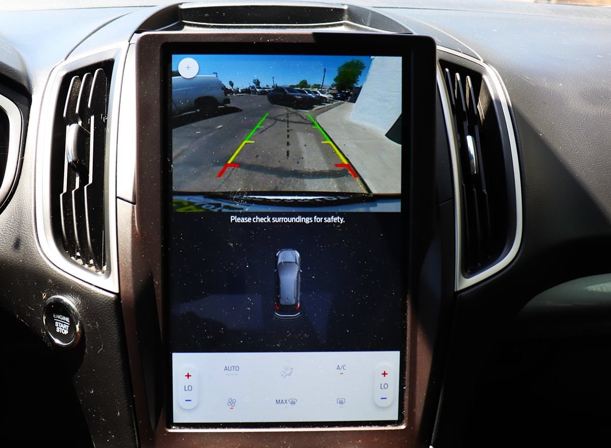 Used 2021 Ford Edge SE FWD image 46