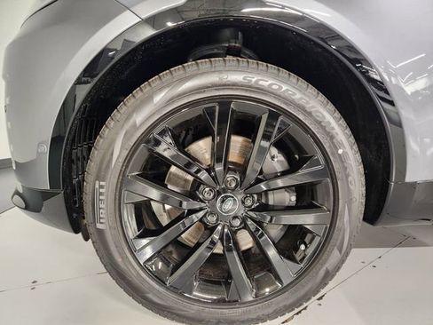 New 2026 Land Rover Discovery Limited Edition image 8