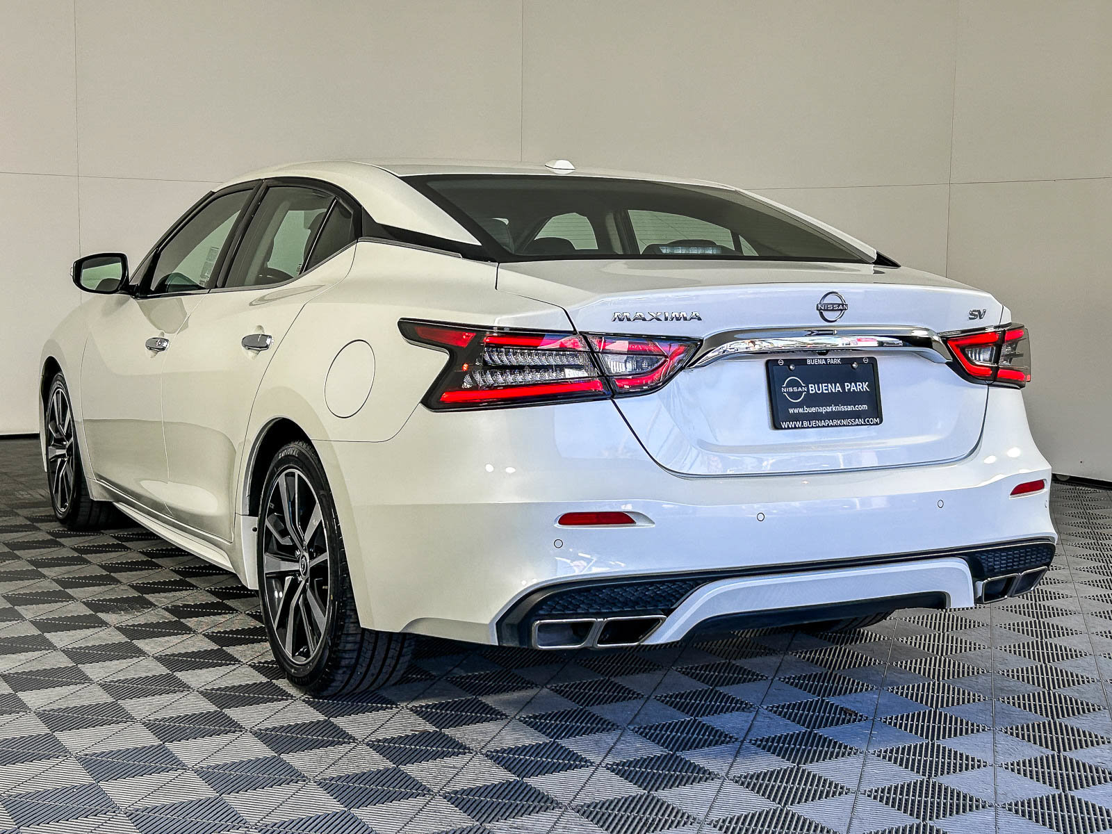 Used 2023 Nissan Maxima SV w/ Floor Mat Group FWD image 6