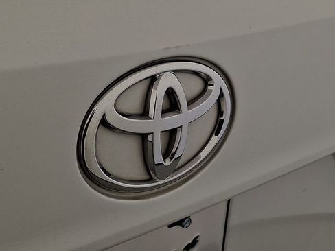 Used 2023 Toyota Highlander Limited FWD image 36