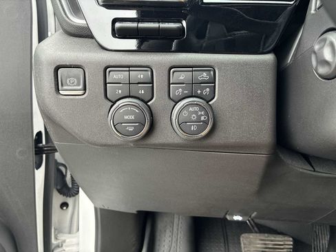 Certified 2023 Chevrolet Silverado 1500 High Country w/ Technology Package image 18