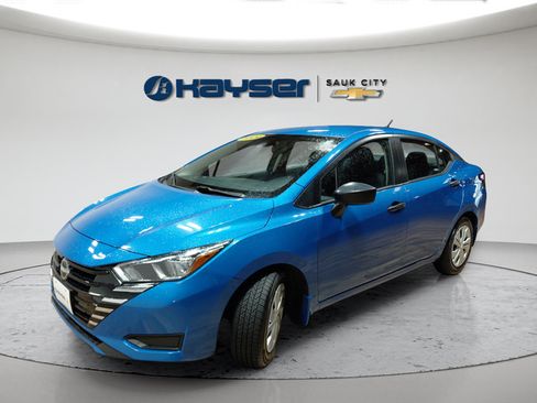 Used 2024 Nissan Versa S w/ Trunk Package FWD image 3