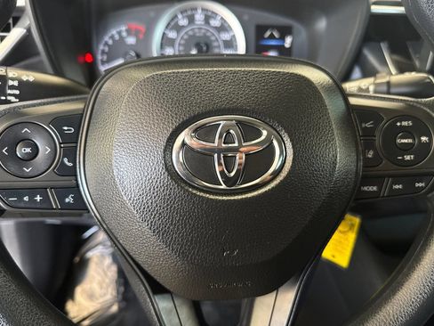 Certified 2022 Toyota Corolla LE FWD image 23