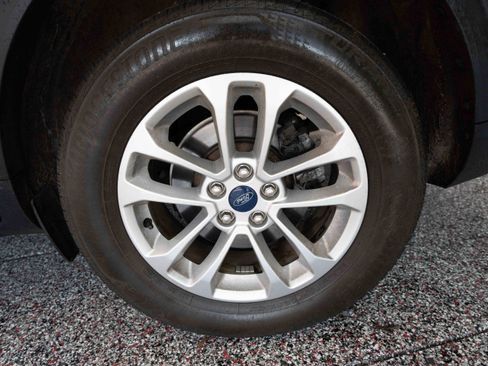 Used 2020 Ford Escape SE image 30