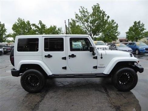 Used 2012 Jeep Wrangler Unlimited Sahara w/ Trailer Tow Group AWD/4WD image 6