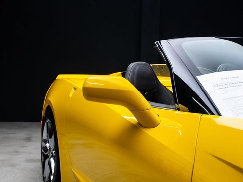 Used 2015 Chevrolet Corvette Stingray Convertible w/ 3LT Preferred Equipment Group RWD image 17