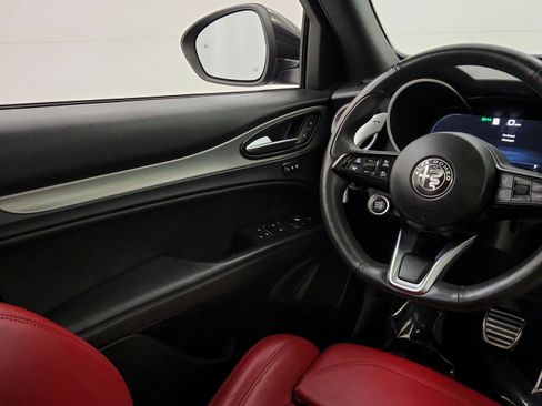 Used 2024 Alfa Romeo Stelvio Veloce AWD/4WD image 22