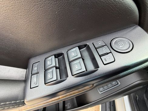 Used 2019 GMC Yukon Denali w/ Open Road Package AWD/4WD image 9