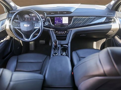Used 2025 Cadillac XT6 Premium Luxury image 28