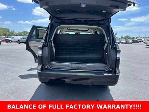 Used 2024 Lincoln Navigator Premiere image 17