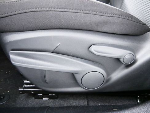 Used 2024 Jeep Compass Sport image 33