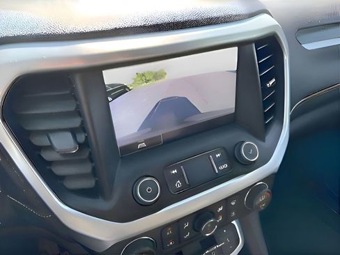 Used 2023 GMC Acadia SLT image 25