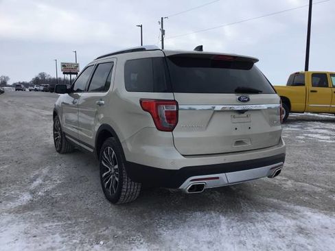Used 2017 Ford Explorer Platinum image 5