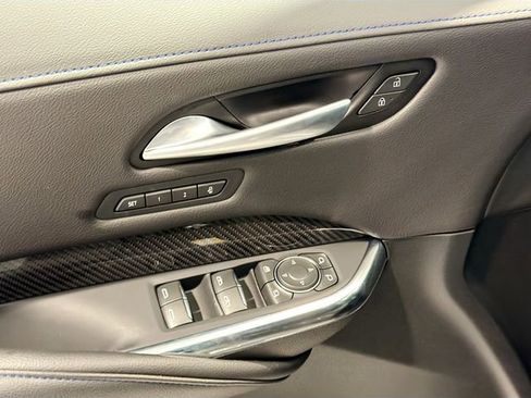 Used 2025 Cadillac XT4 Sport w/ Technology Package image 17