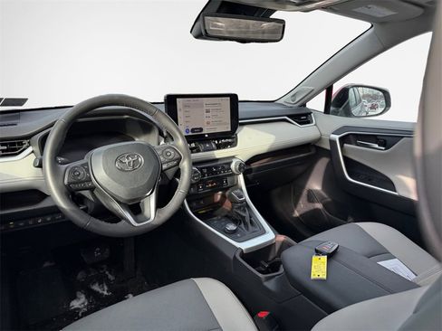 Used 2023 Toyota RAV4 Limited image 22