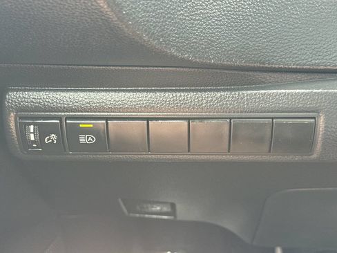 Used 2020 Toyota Corolla LE FWD image 31