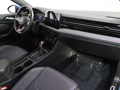 Used 2025 Volkswagen Jetta GLI Autobahn FWD image 15