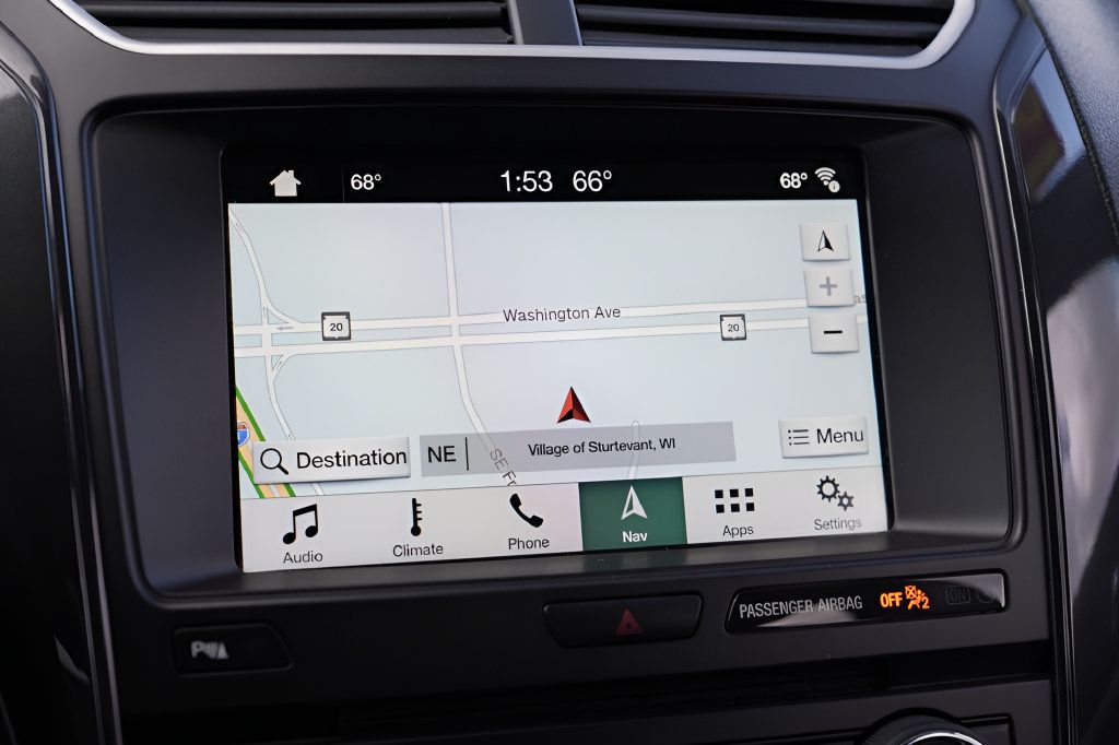 Used 2018 Ford Explorer XLT w/ Equipment Group 202A AWD/4WD image 37