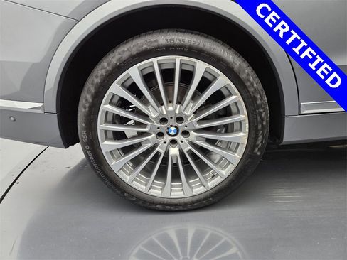 Used 2024 BMW X7 xDrive40i w/ Premium Package image 25