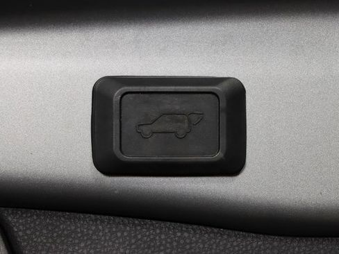 Used 2020 Toyota RAV4 XLE Premium image 14