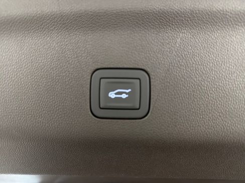 New 2026 GMC Yukon XL Elevation w/ LPO, Floor Liner Package RWD image 9